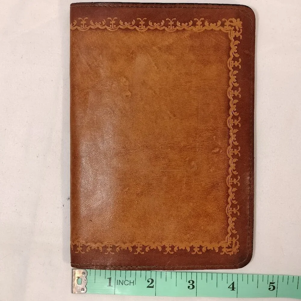 Vertical Leather Bifold Wallet (vintage,‎ handmade)